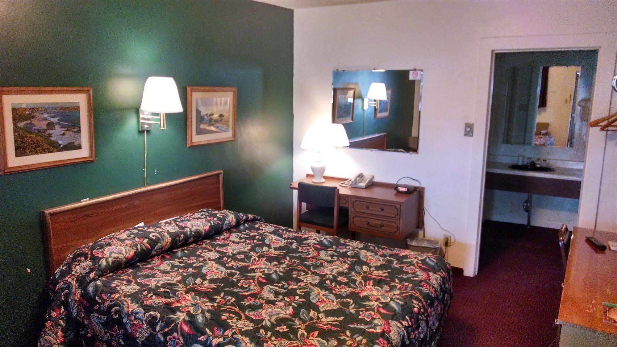 The Atomic Blue Motor-Inn Monticello Exterior photo